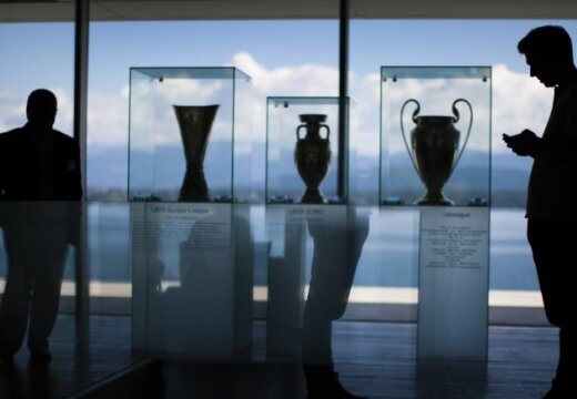 УЕФА отстранил пару клубов от еврокубков
